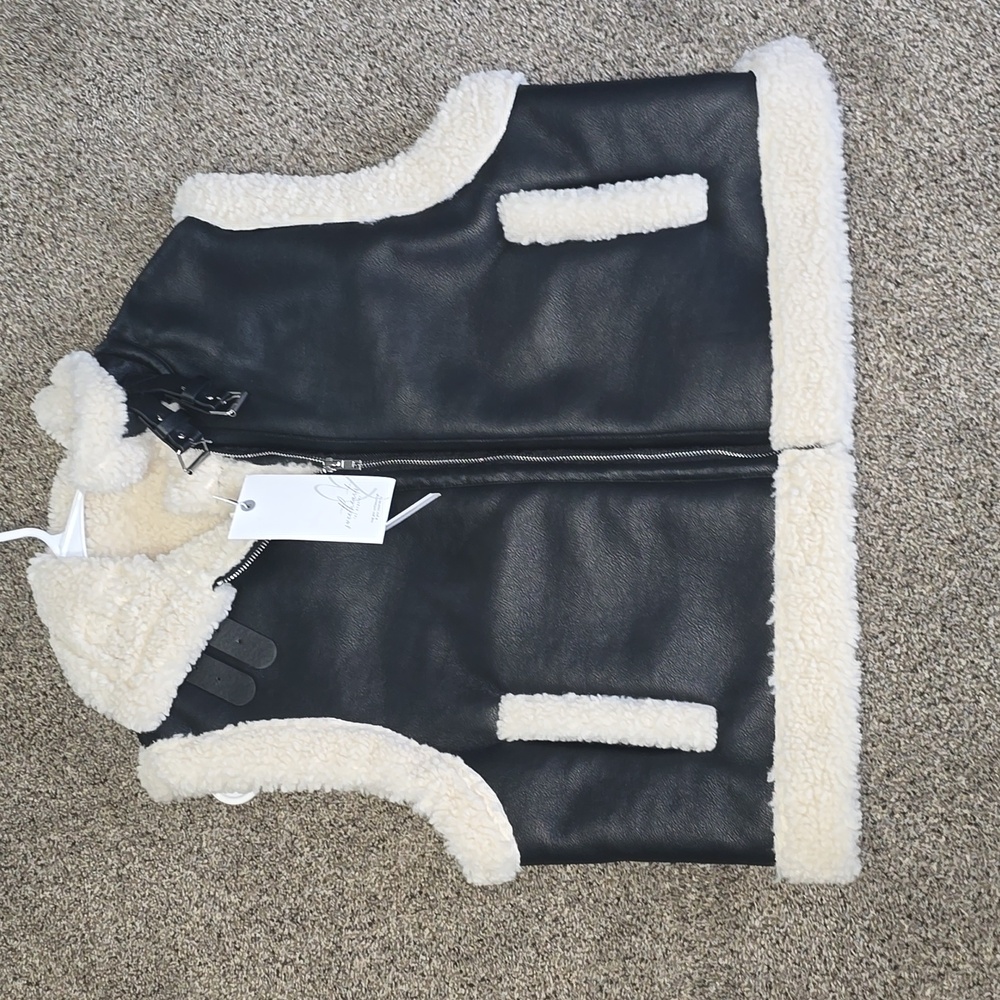 SWEET HEARTS LOS ANGELES Black and Cream Shearling Vest XL